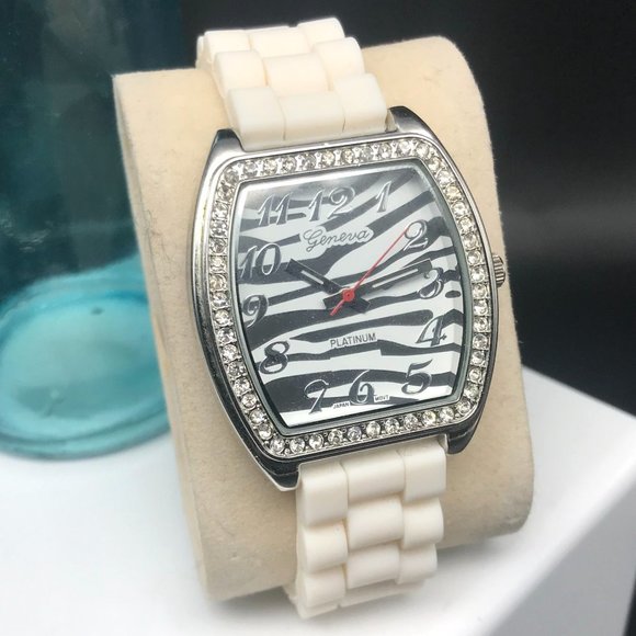 Geneva Platinum Women’s Silicone Quartz Watch with New Battery Model 6035 - Picture 3 of 8